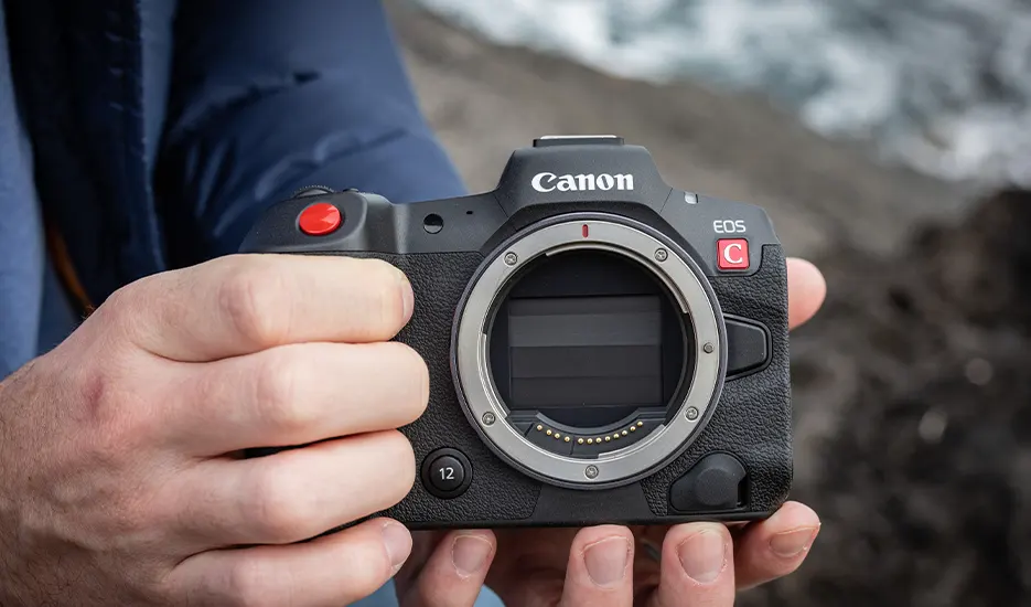Canon EOS R5 C, entre caméra professionnelle EOS Cinema et appareil photo EOS R