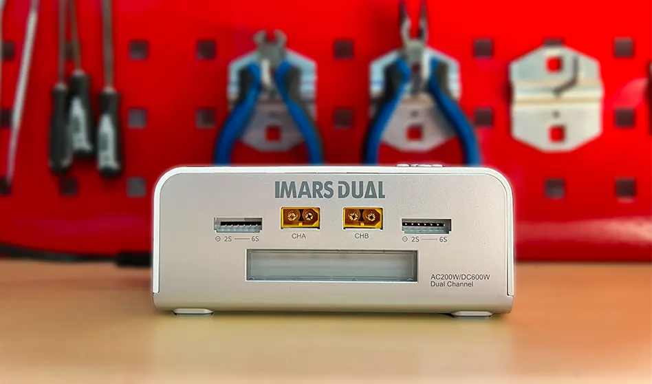 Test du chargeur IMars Dual, le nouveau modèle de GensAce