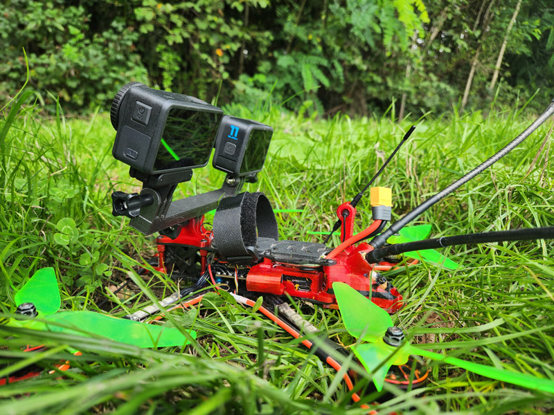 Drone FPV équipé d'une DJI Osmo Action 4 et d'une GoPro Hero 11 Black