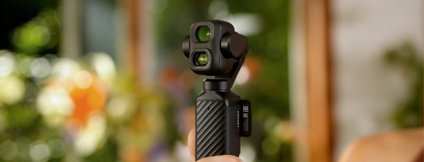 DJI Osmo Pocket 4P en main